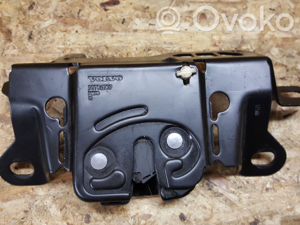 Volvo C30 Aizmugurējā pārsega slēdzene 