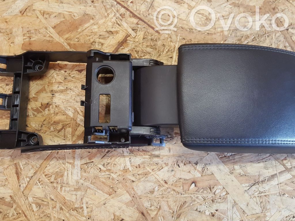 Volvo XC60 Armrest 
