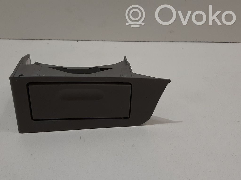 BMW 5 E60 E61 Durų peleninė 