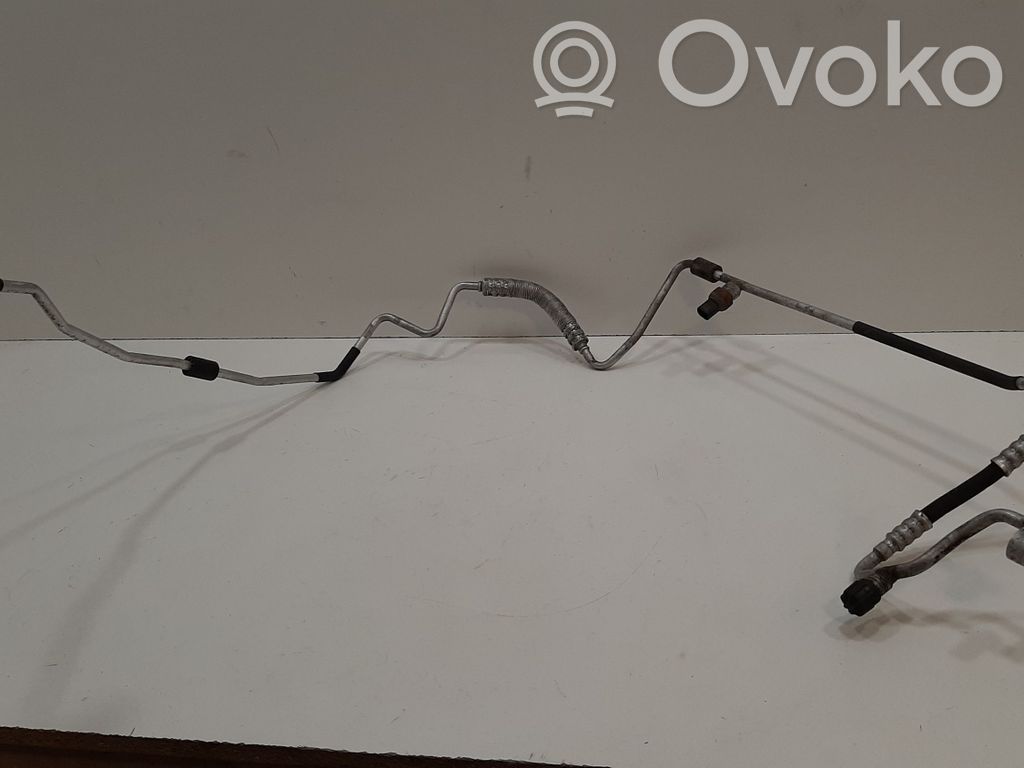 BMW 3 E90 E91 Ilmastointilaitteen putki (A/C) 
