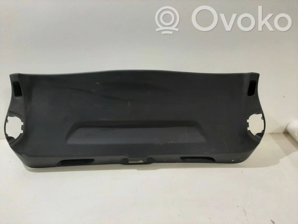 Renault Clio IV Moldura de la puerta trasera 