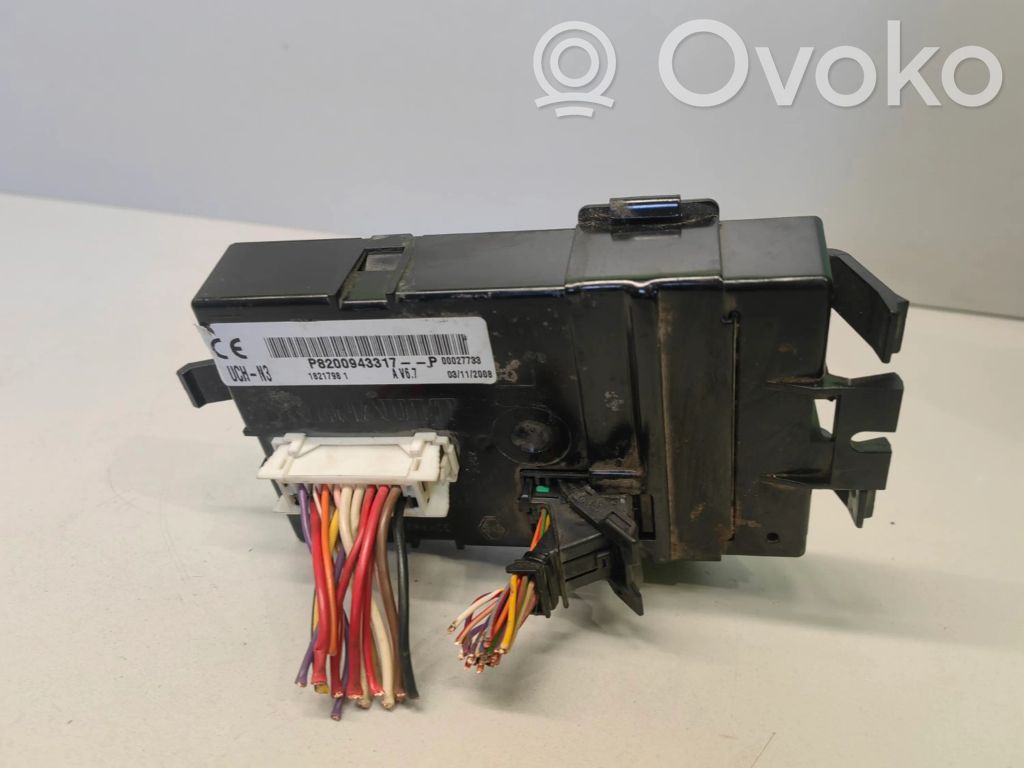 Engine control unit/module ECU   P8200943317,18217981