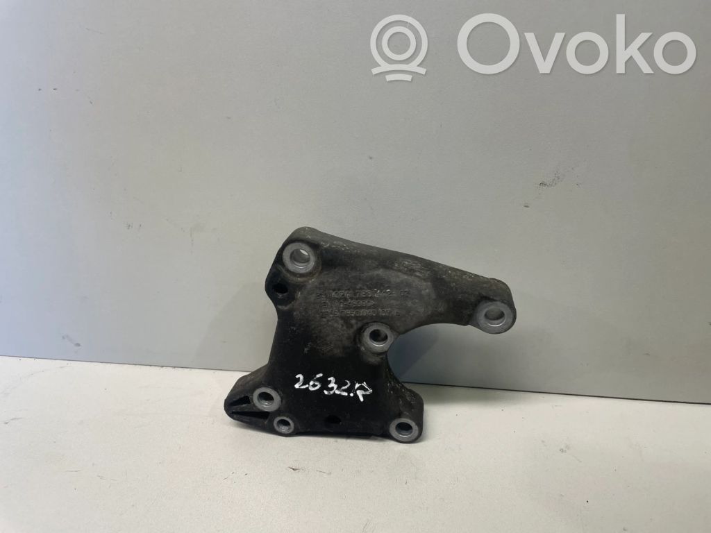 BMW 5 E60 E61 Soporte de la bomba de dirección hidráulica 