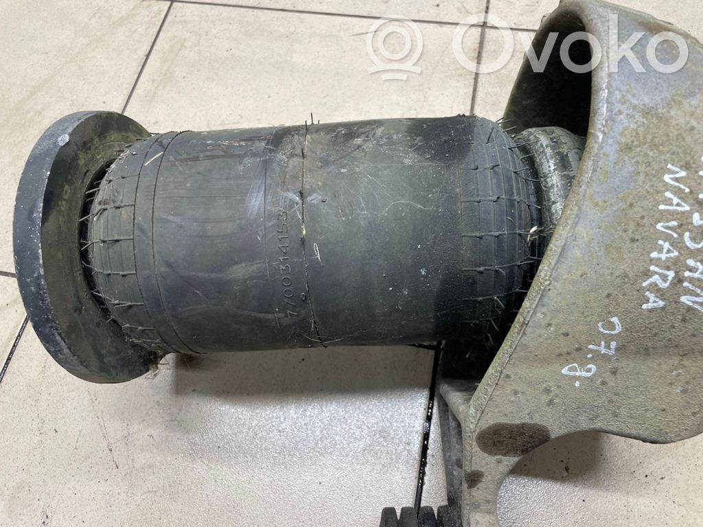Nissan Navara D40 Etuilmajousituksen ilmaiskunvaimennin 
