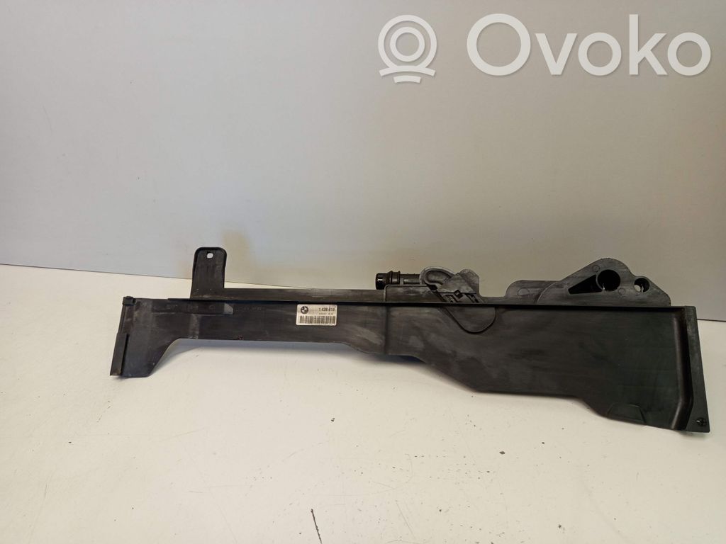 Engine coolant pipe/hose   1438819