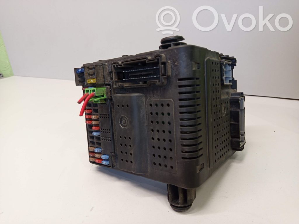 Volvo XC90 Fuse module 
