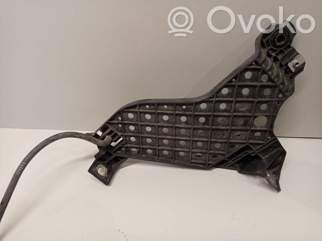 Audi Q3 8U Headlight/headlamp mounting bracket 