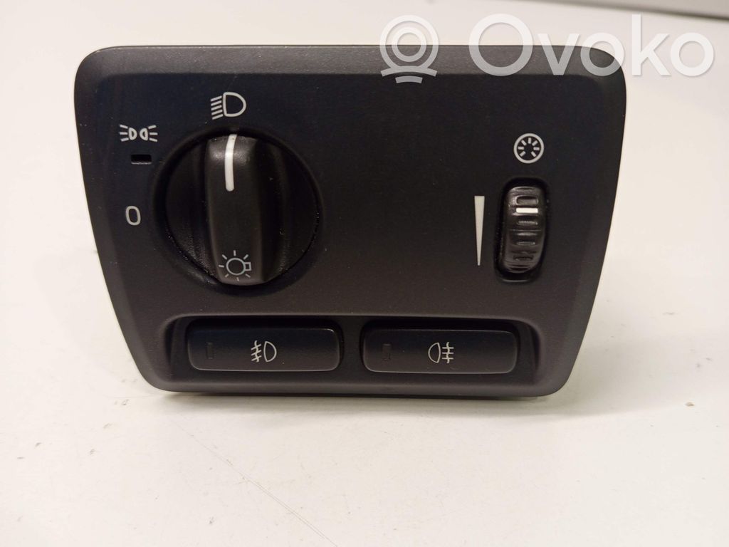 Light switch   30739312