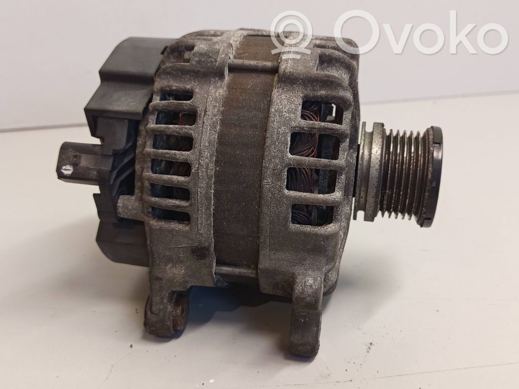Volkswagen PASSAT B7 Generator/alternator 