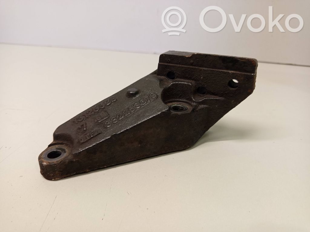 Engine mounting bracket   13125628,332253673