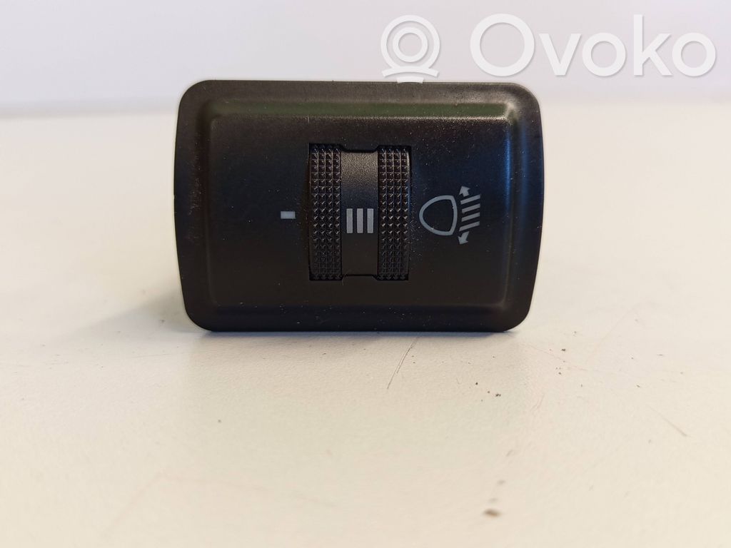 Headlight level height control switch   8D0941301C