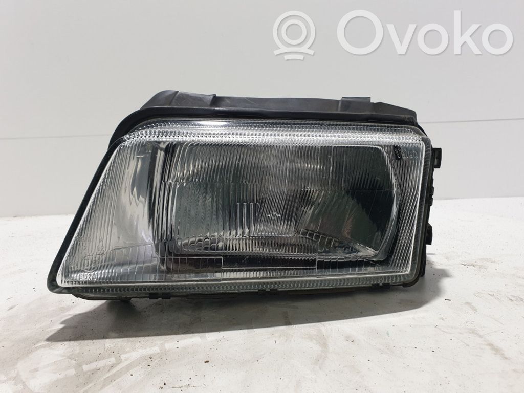 Audi A4 S4 B5 8D Lampa przednia 