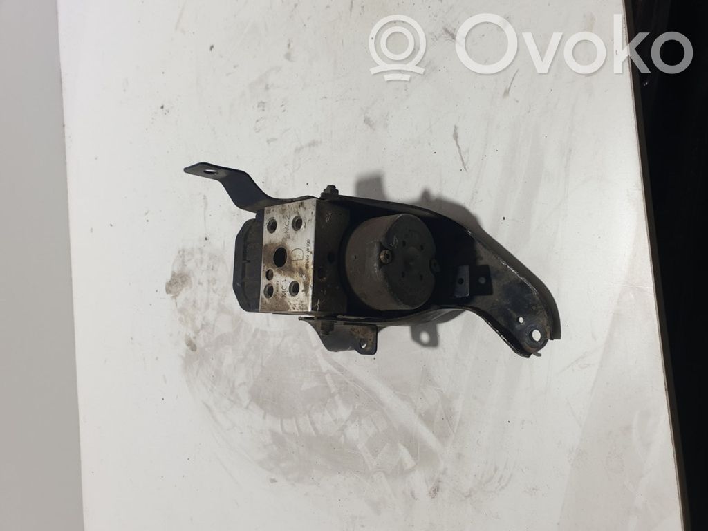 Nissan Navara D22 Bomba de ABS 
