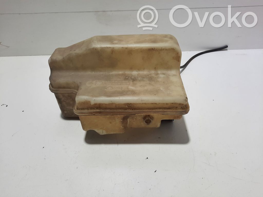 BMW 7 E65 E66 Logu šķidruma tvertne 