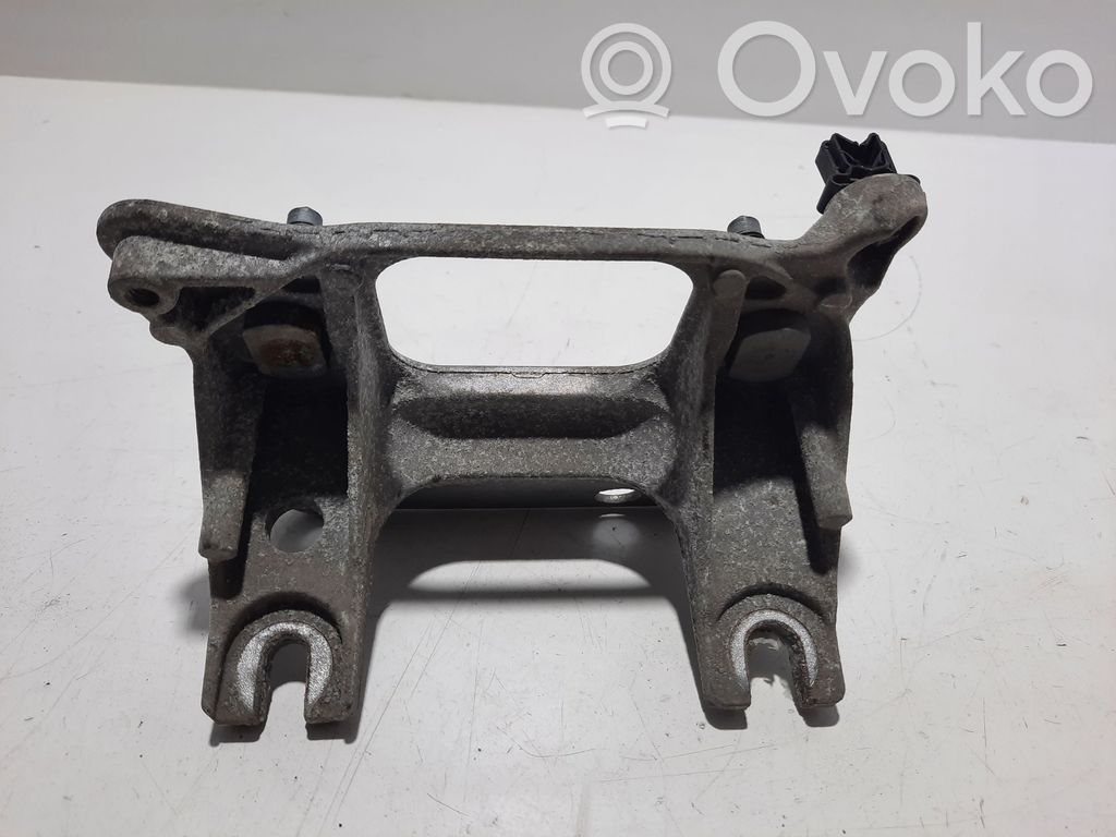 Renault Twingo III Engine mount bracket 