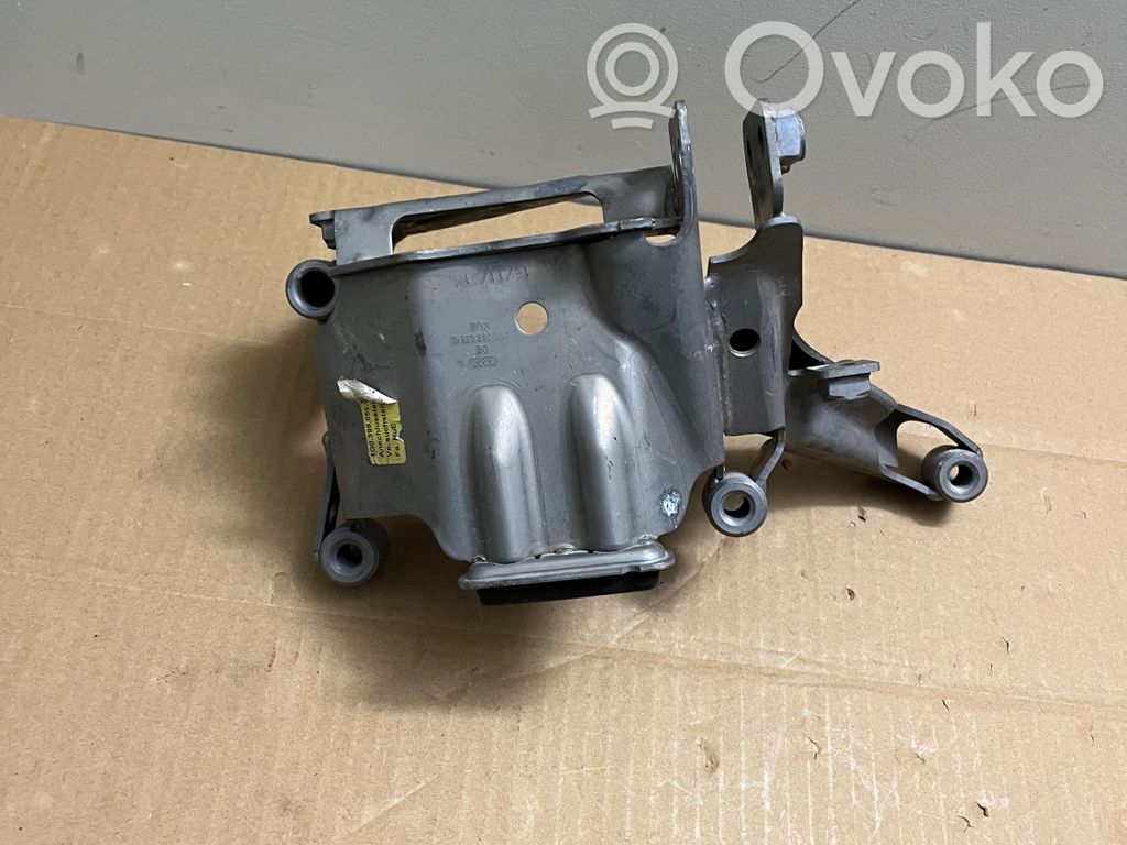 Audi A7 S7 4G Engine mounting bracket 
