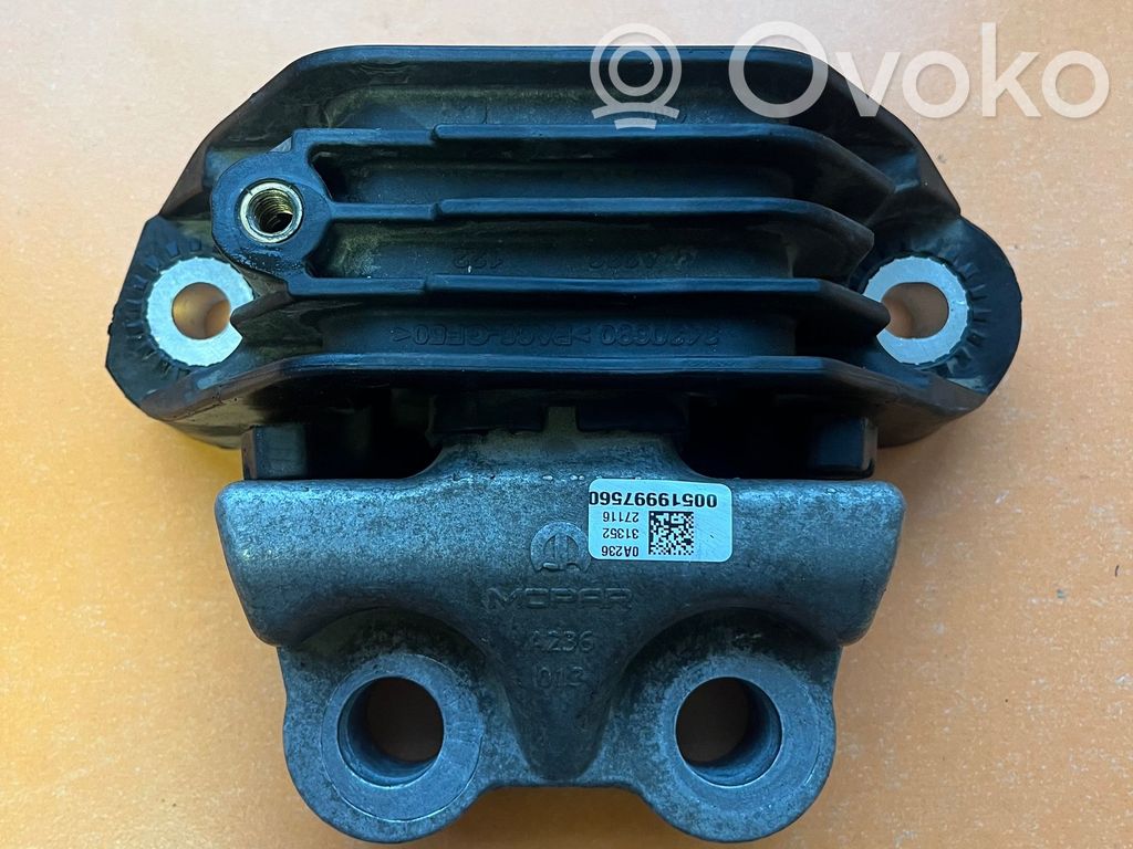 Fiat 500X Engine mount bracket 