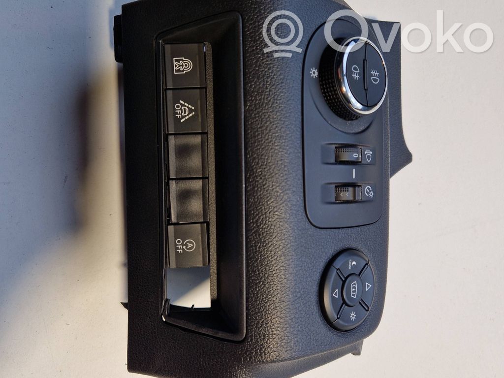 Opel Combo E Fog light switch 