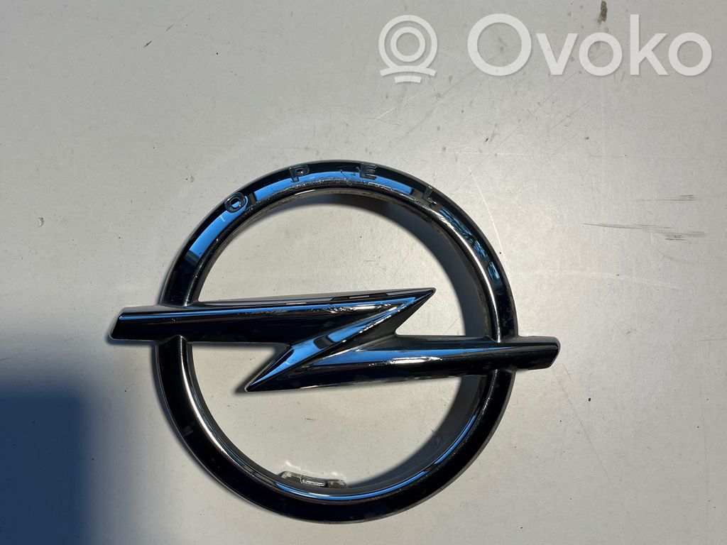 Opel Combo E Ražotāja emblēma 