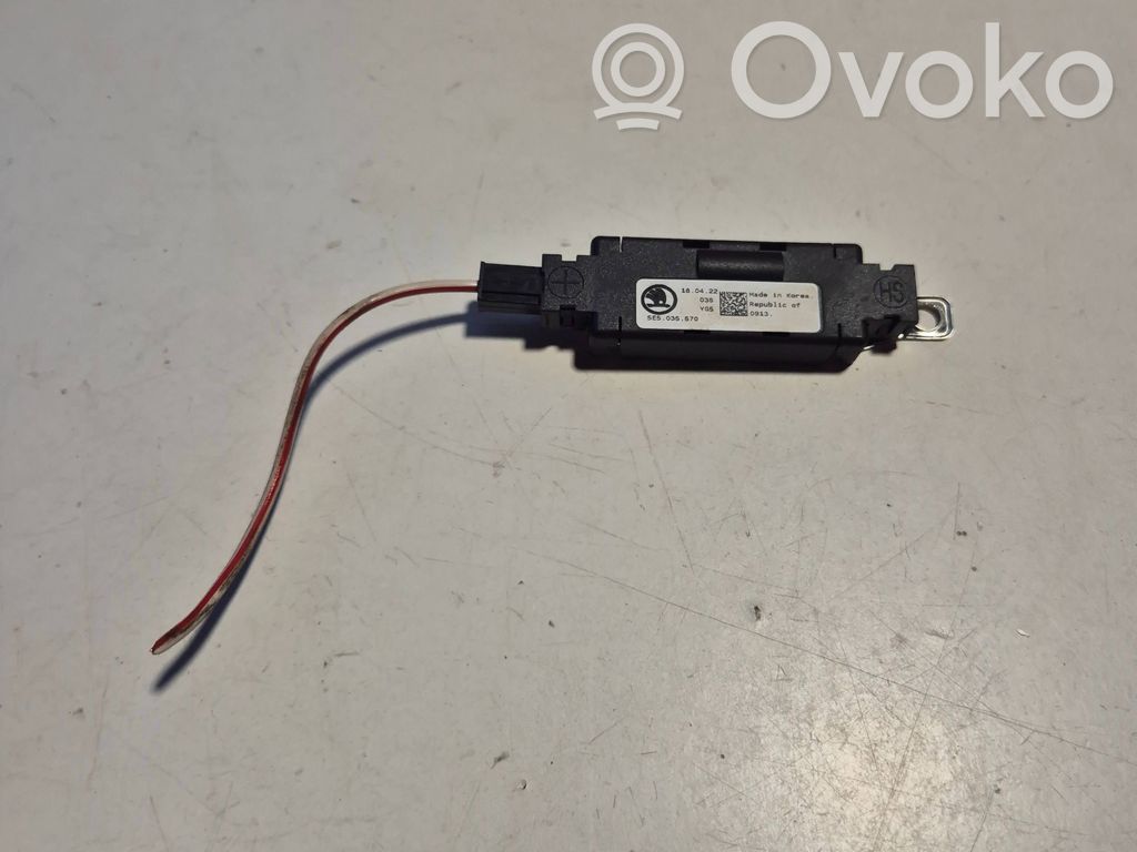 Volkswagen Jetta VII Aerial antenna amplifier 