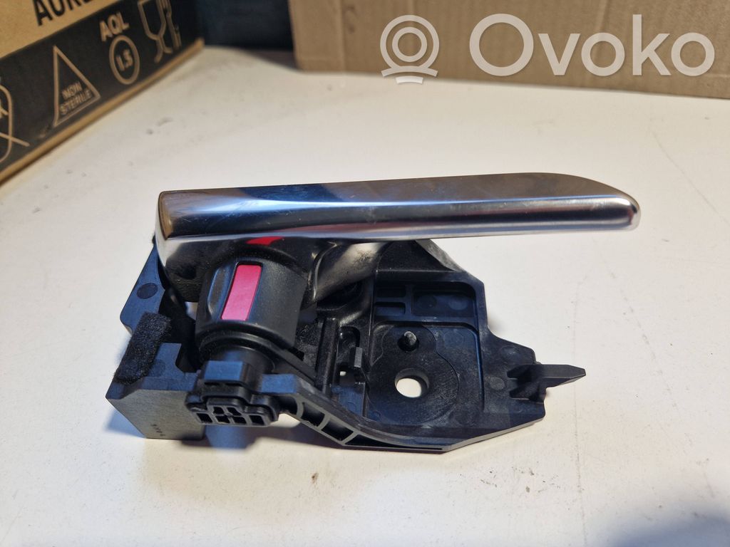 Mazda 3 Front door interior handle 