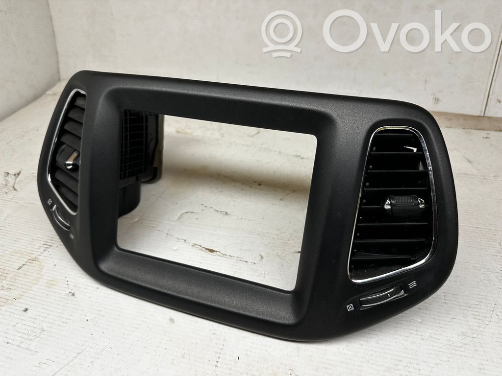Jeep Compass Konsola środkowa / Radio / GPS 