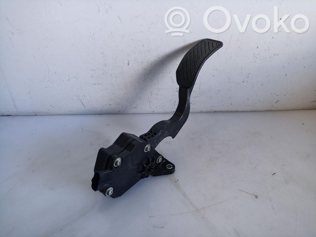 Gaspedal   K42387410