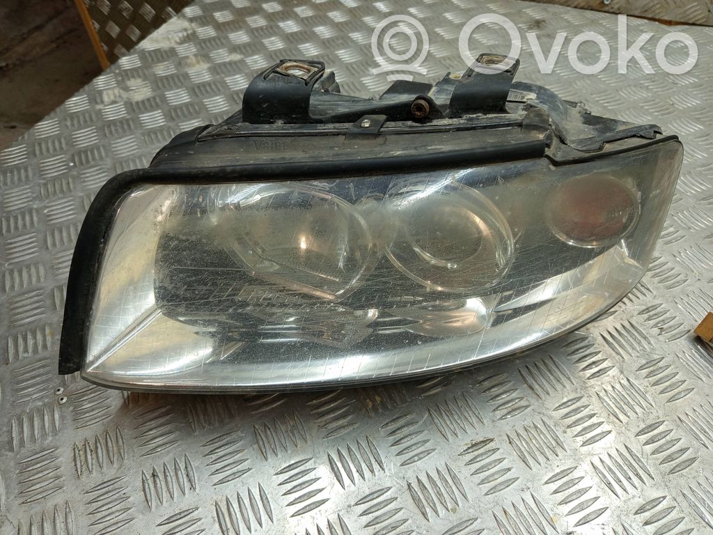 Audi A4 S4 B6 8E 8H Lampa przednia 
