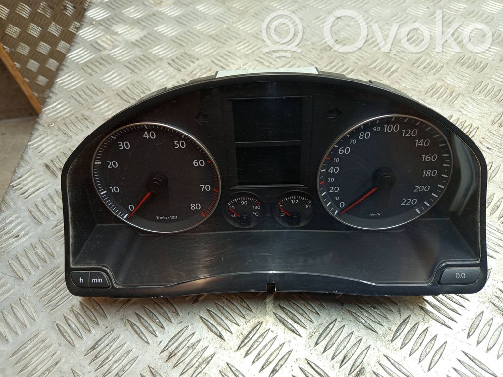 Volkswagen Golf V Vitezometru (grup de instrumente) 