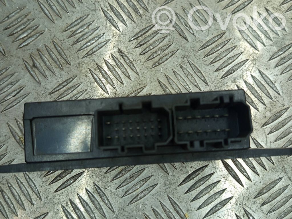 Volkswagen PASSAT B5 Módulo de confort/conveniencia 