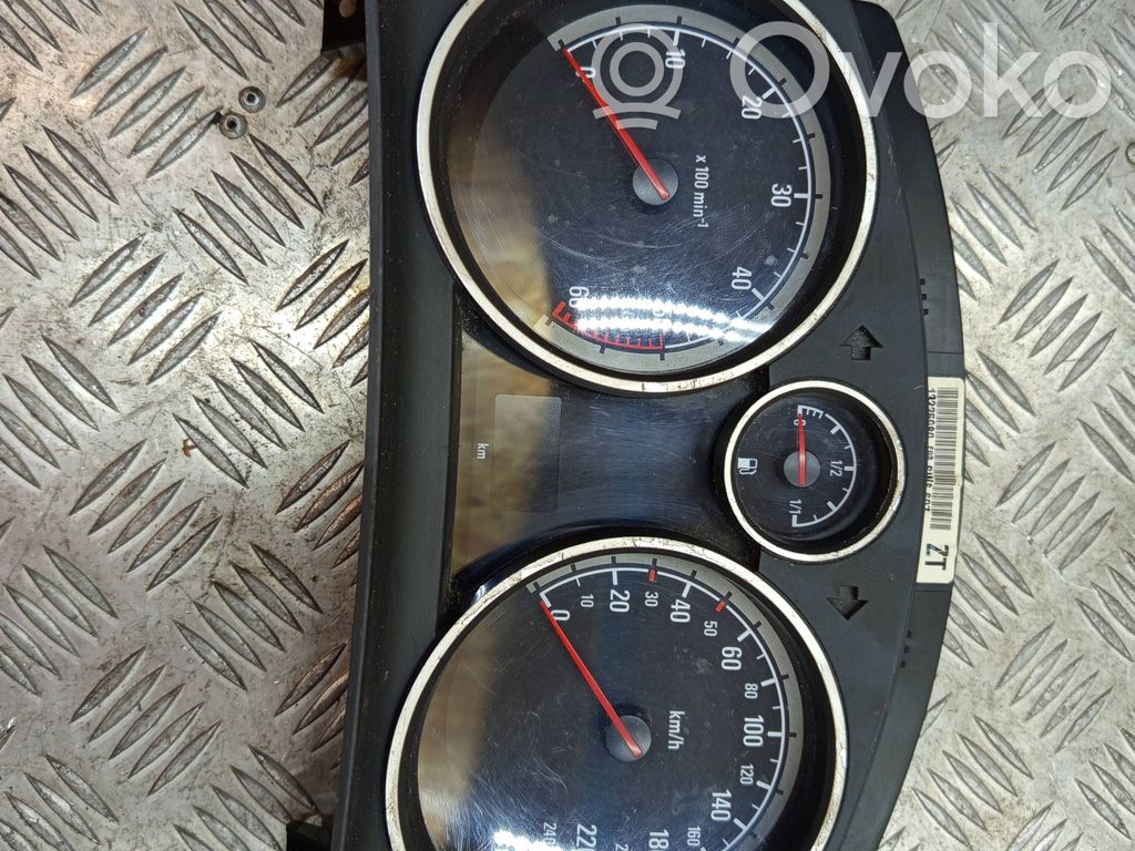 Opel Astra H Geschwindigkeitsmesser Cockpit 
