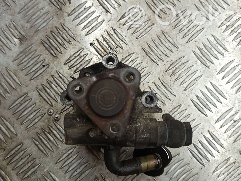 Ohjaustehostimen pumppu