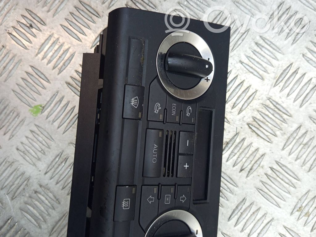 Audi A3 S3 8P Climate control unit 