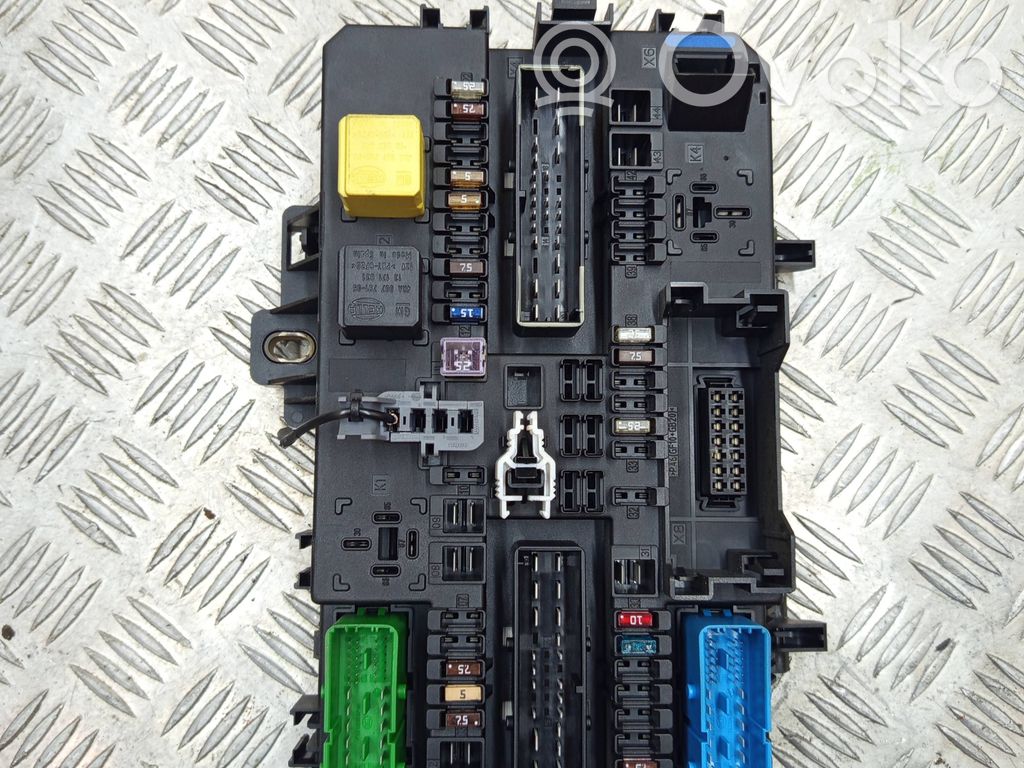 Opel Astra H Juego de caja de fusibles 