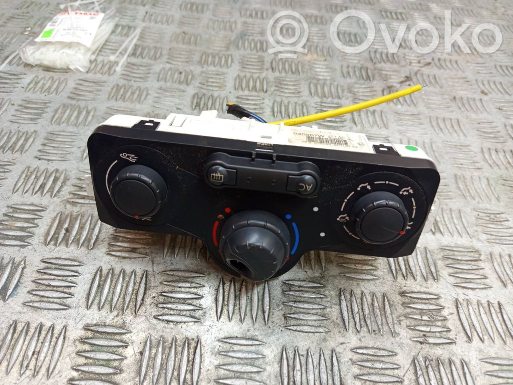Renault Clio III Climate control unit 