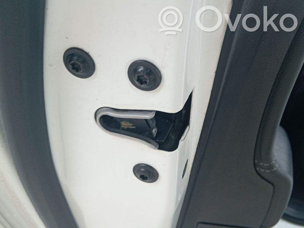 Opel Insignia A Zamek drzwi tylnych 