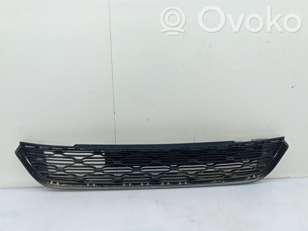 Front grill   9815134980