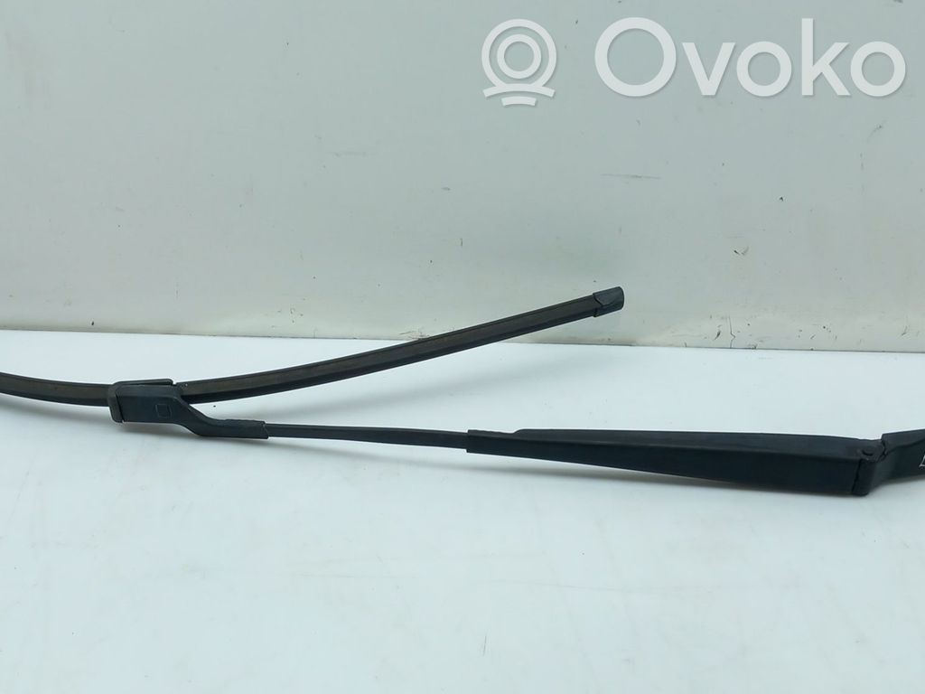 Brazo del limpiaparabrisas delantero   13289888