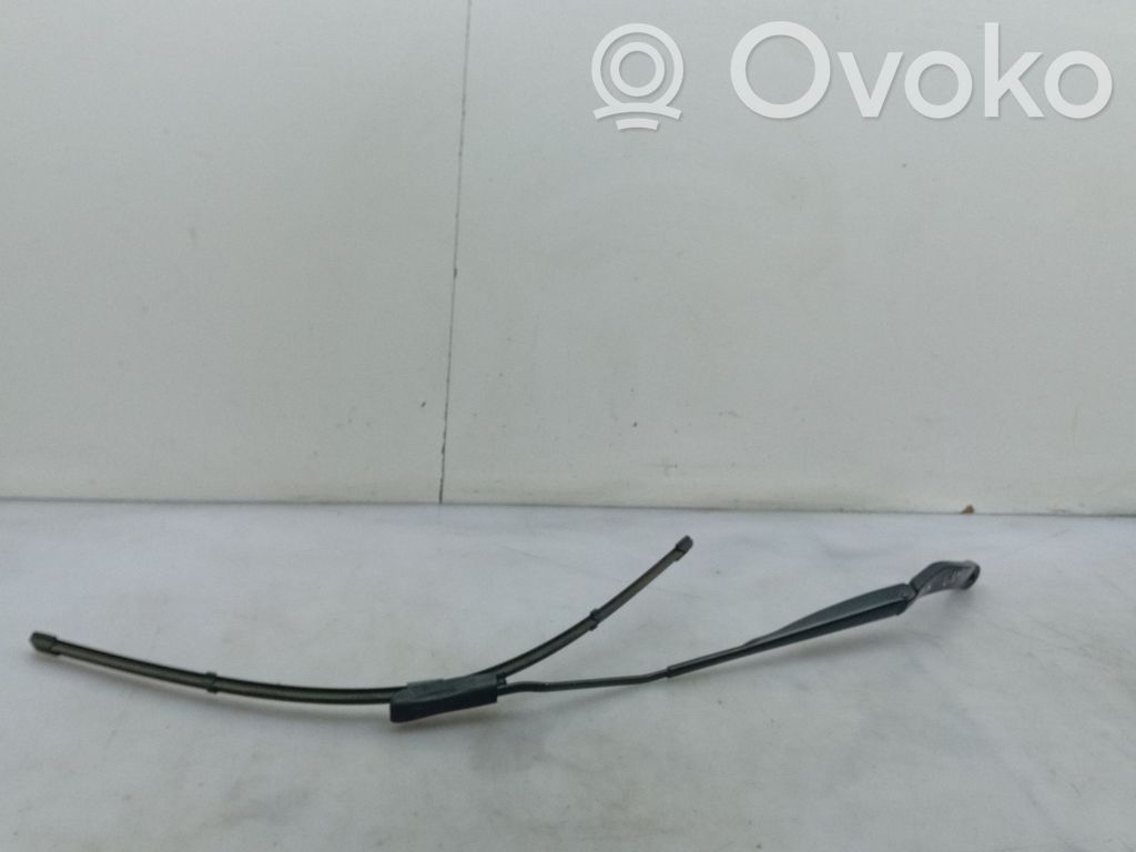 Brazo del limpiaparabrisas delantero   288818445R