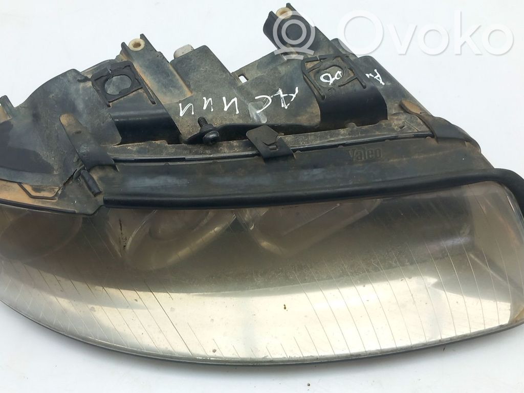 Scheinwerfer   69938240