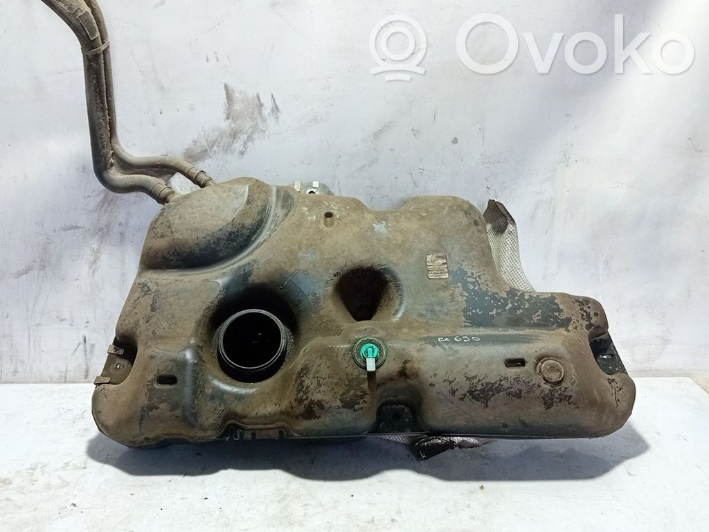 Fuel tank   8200371908,8200420831