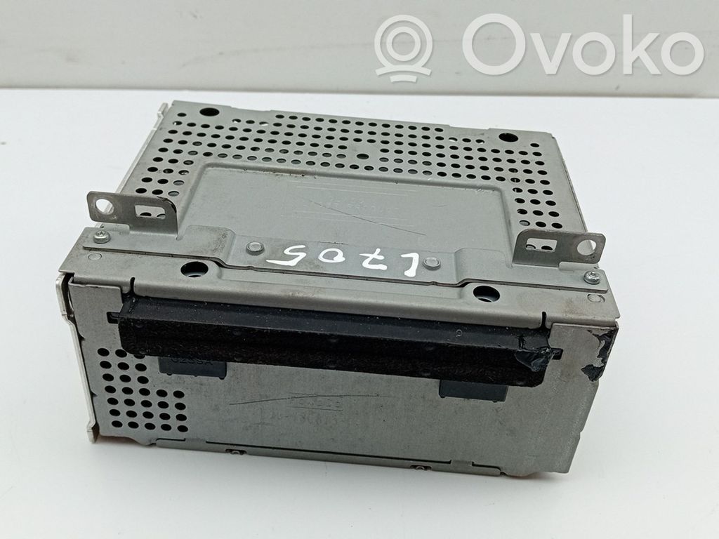 Radio / CD-Player / DVD-Player / Navigation   F1BT18C815GP
