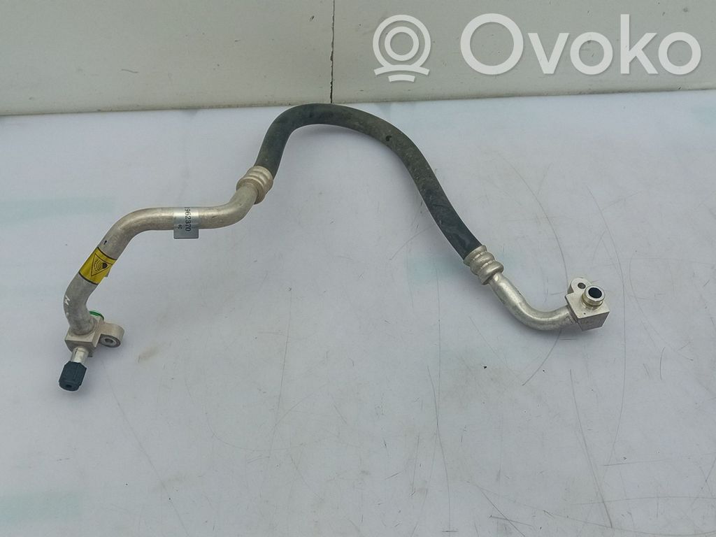 Ilmastointilaitteen putki (A/C)   51962370