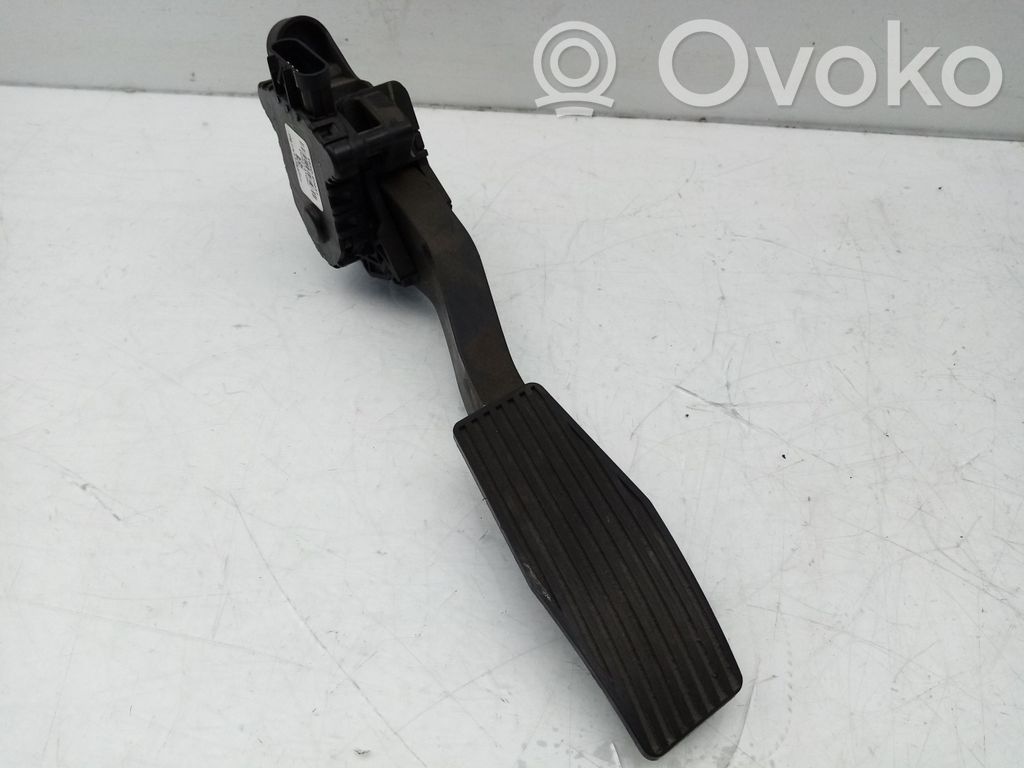 Pédale d'accélérateur   102DE0037