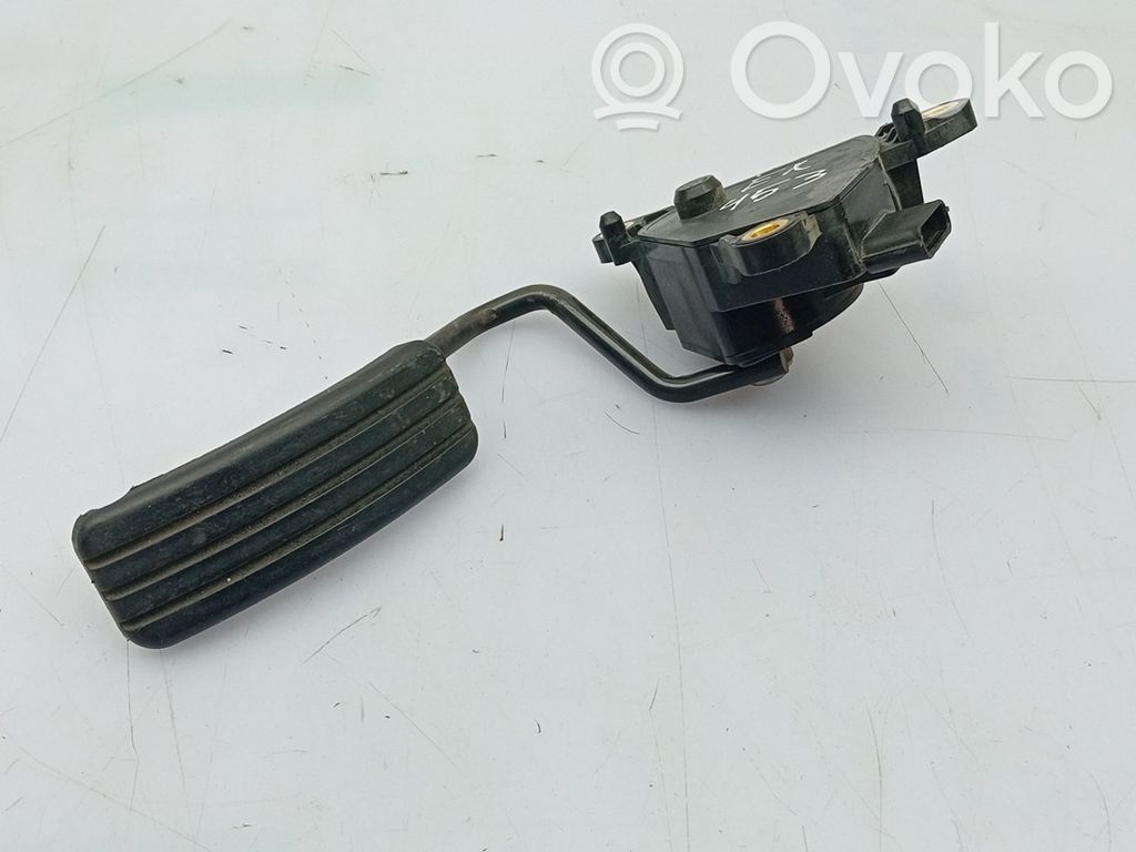 Pedal del acelerador   180026336R