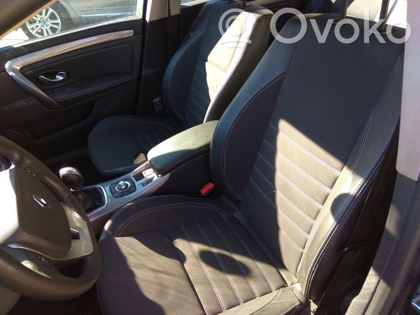 Renault Laguna III Etumatkustajan istuin