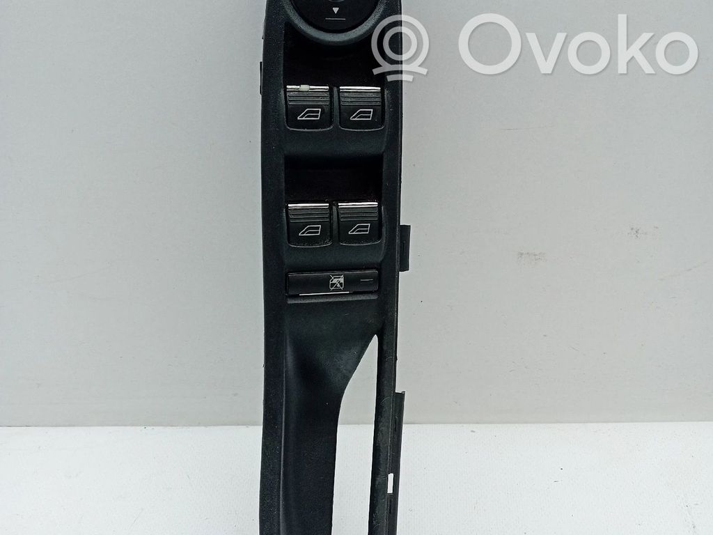 Ford Focus Electric window control switch 
