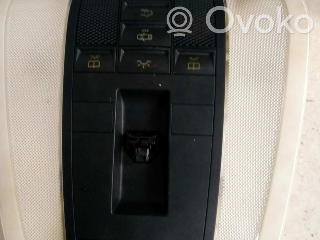 Mercedes-Benz C W204 Rivestimento della console di illuminazione installata sul rivestimento del tetto