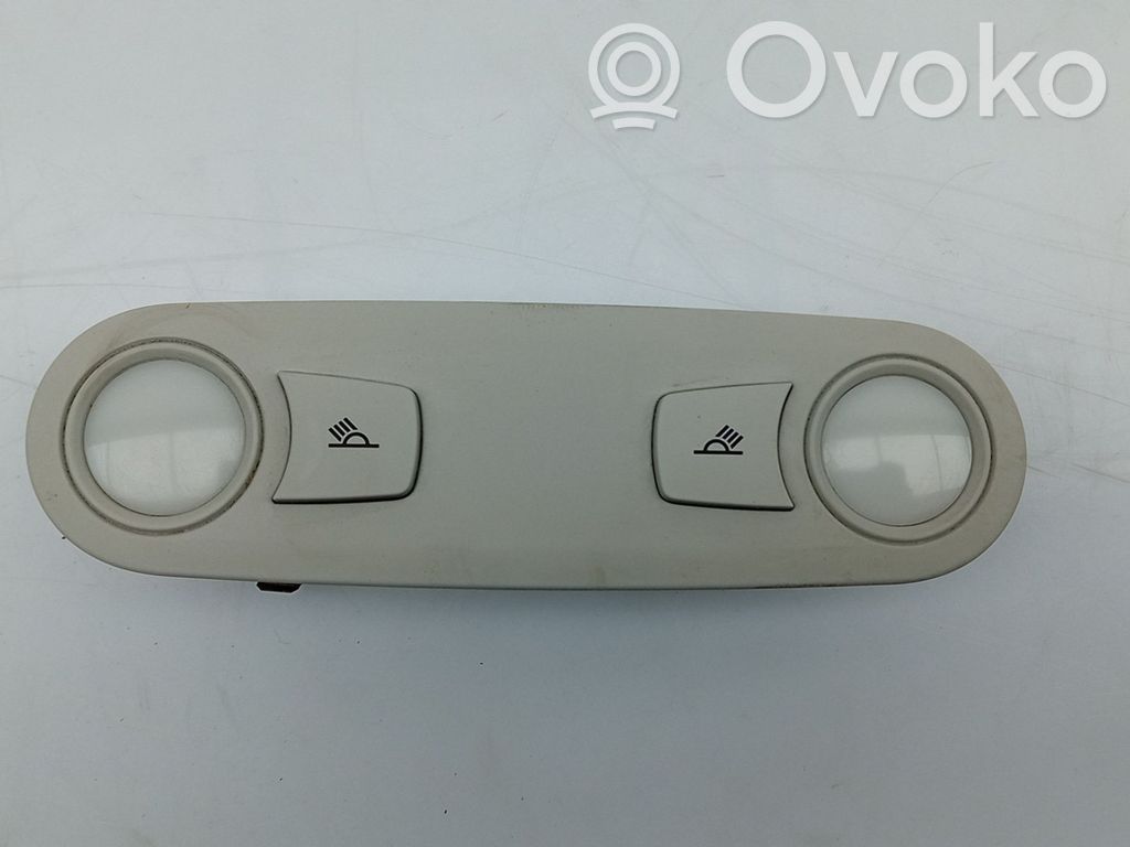 Audi RS4 B9 Rivestimento della console di illuminazione installata sul rivestimento del tetto 