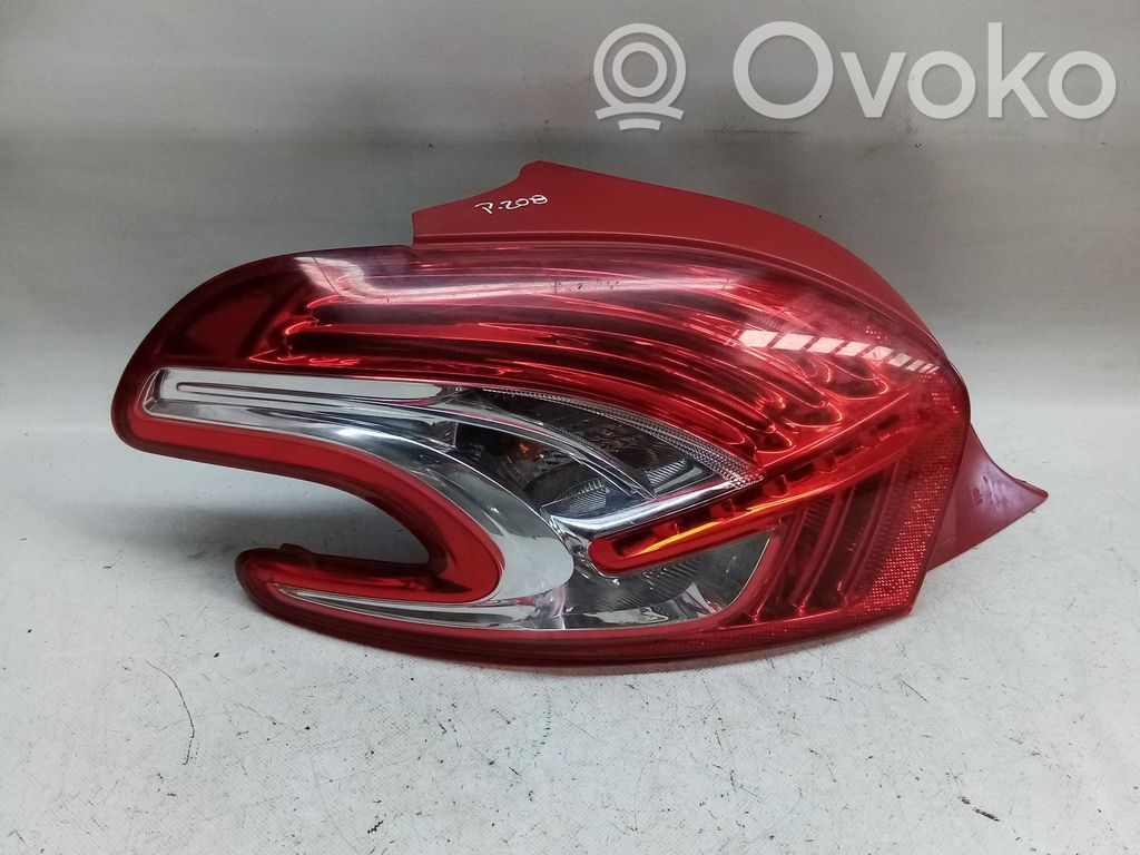 Peugeot 208 I Luci posteriori del portellone del bagagliaio